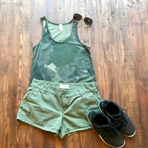 Excellent Condition Old Navy 3.5” Chino Shorts